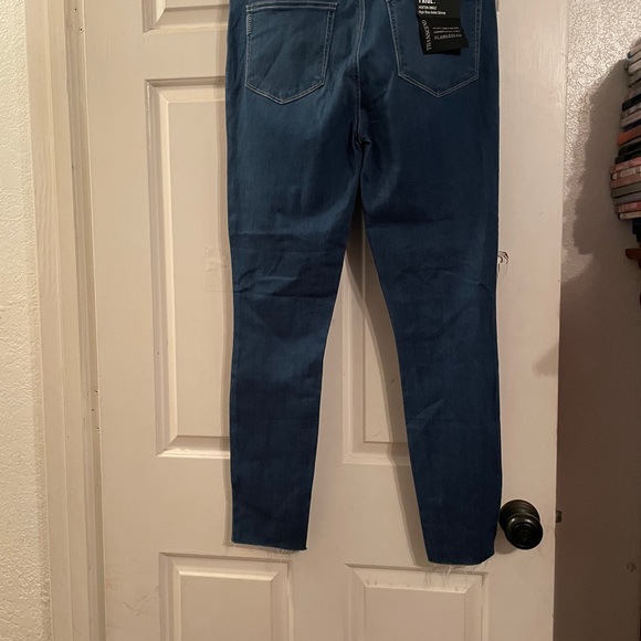 Paige Jeans - Picture 4 of 4